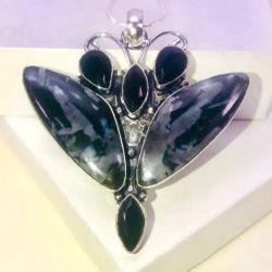 "BEAUTIFUL BUTTERFLY!" BLACK OCEAN JASPER & ONYX STONE BUTTERFLY NECKLACE NEW!