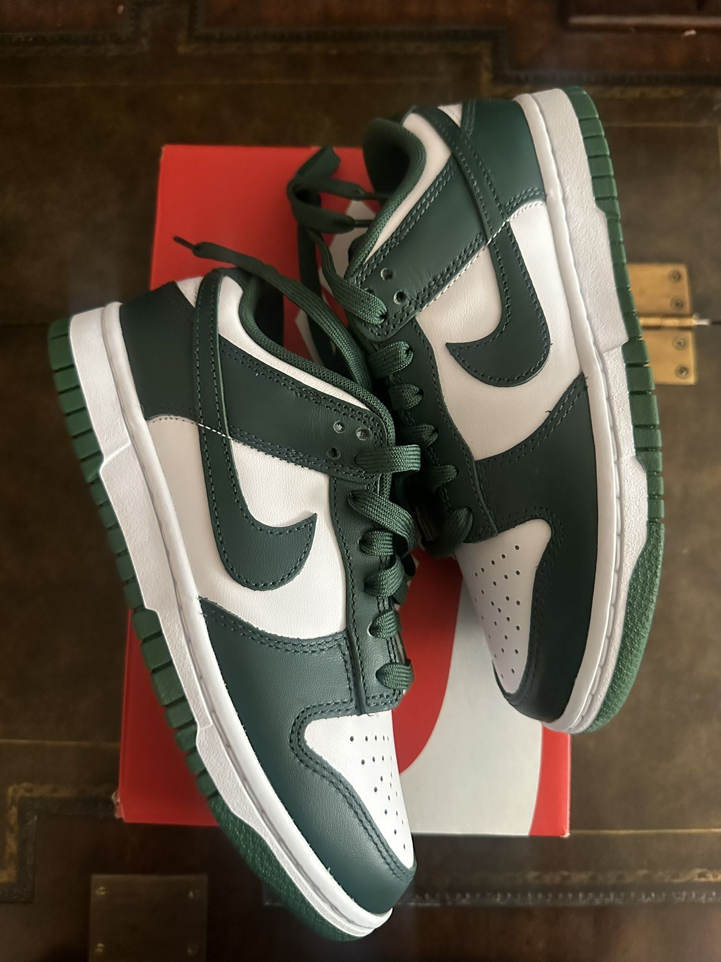 Nike dunk low ‘Michigan State’