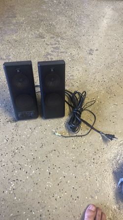 Logitech Desktop Computer Speakers / Bocinas de Computadora