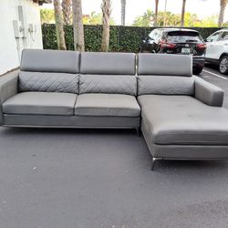 SOFA COUCH SECTIONAL  - SOFIA VERGARA  🛻 DELIVERY AVAILABLE 🛻
