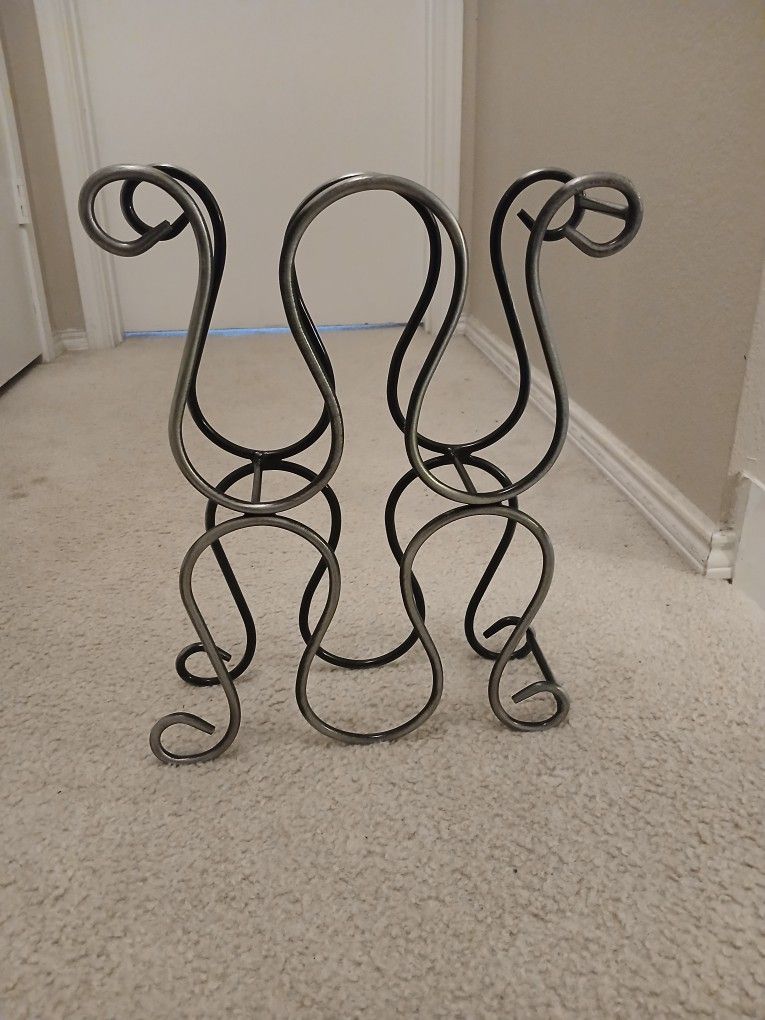 Elegant Metal Rack For Wine
