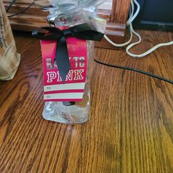 Body mist and body lotion pink