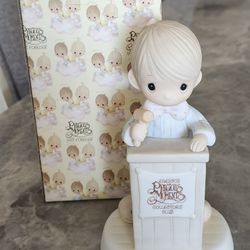 Precious Moments 1983 Collectors' Club Figurine Let Us Call The Club To Order E-0303