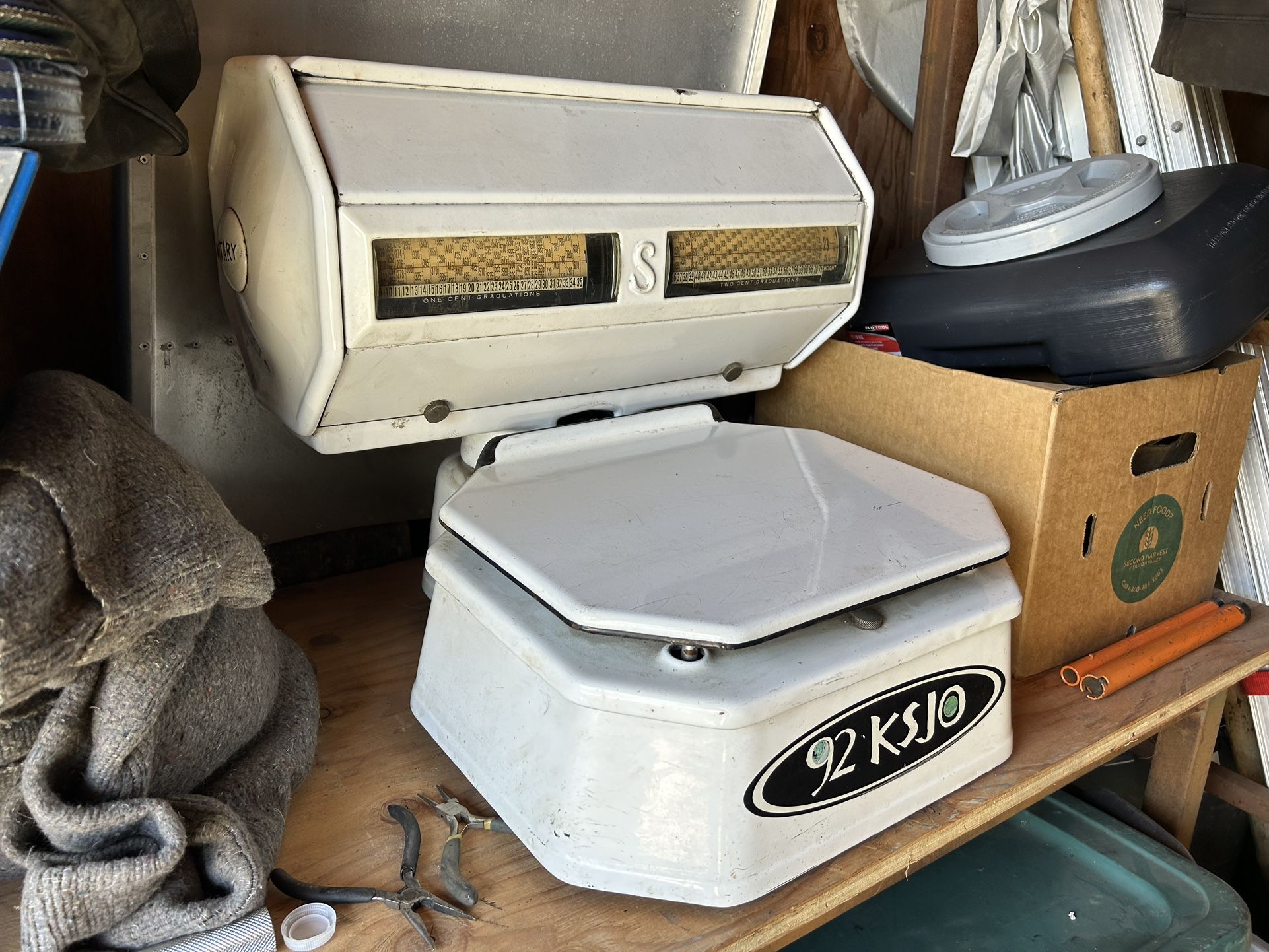 Vintage scale non electric