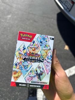 Pokémon Scarlet & Violet Prismatic Evolutions Booster Bundle