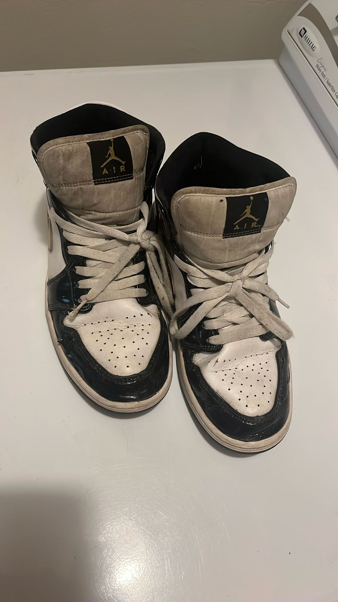 Nike Air Jordan 1 Mid Patent Black/White/Gold MENS SIZE 9