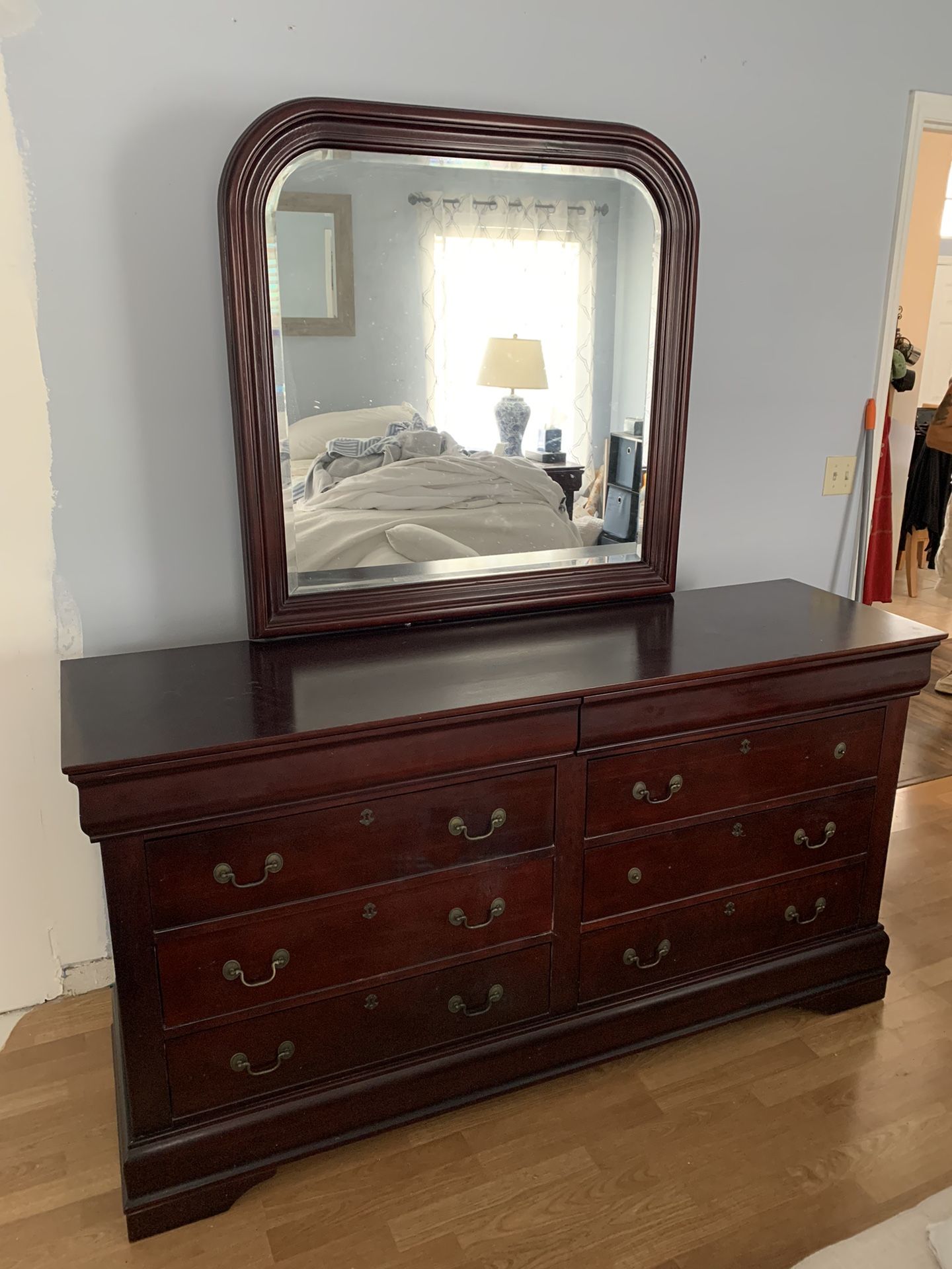 Dresser, Mirror and 2 nightstands 