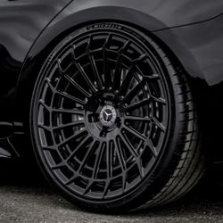 20” 22” Wheels Maybach Style Gloss Black Wheels with Tires Staggered