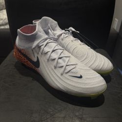 Nike Phantom Luna Elite Cleats Size 11 