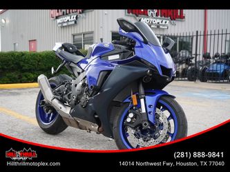 2024 YAMAHA YZF-R1