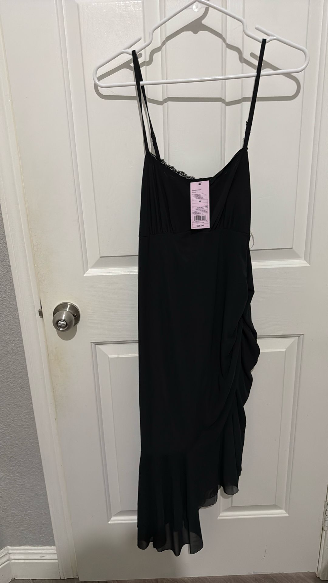 New Black Dress Size Médium Women