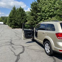 2011 Dodge Journey 186k Highway Driven Miles. Semi New Tires, Serviced Regularly And On Time.  Great First Family Car. Seats 7 People Comfortably