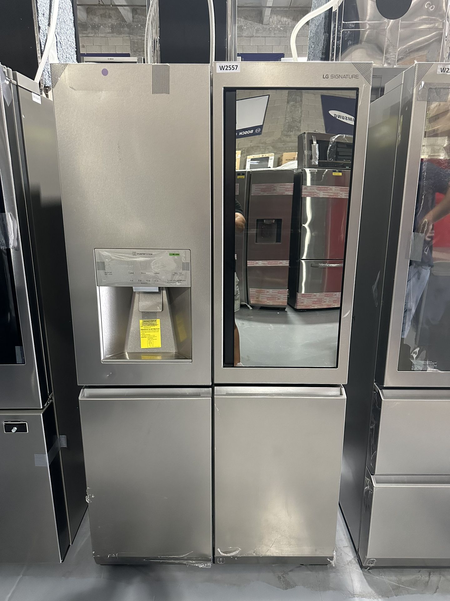 LG SIGNATURE 31 cu. ft. Smart wi-fi Enabled InstaView™ Door-in-Door® Refrigerator Model URNTS3106N