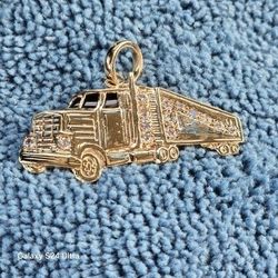 14 CARAT GOLD CHARM WITH DIAMONDS 