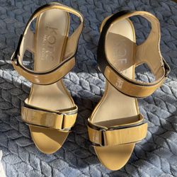 Worn Once KORS Michael Kors Augusta Comfortable Adjustable Elegant Heel Sandals Wide Shoes 7