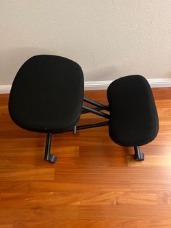 Ergonomic Kneeling Chair – Black – Good Condition