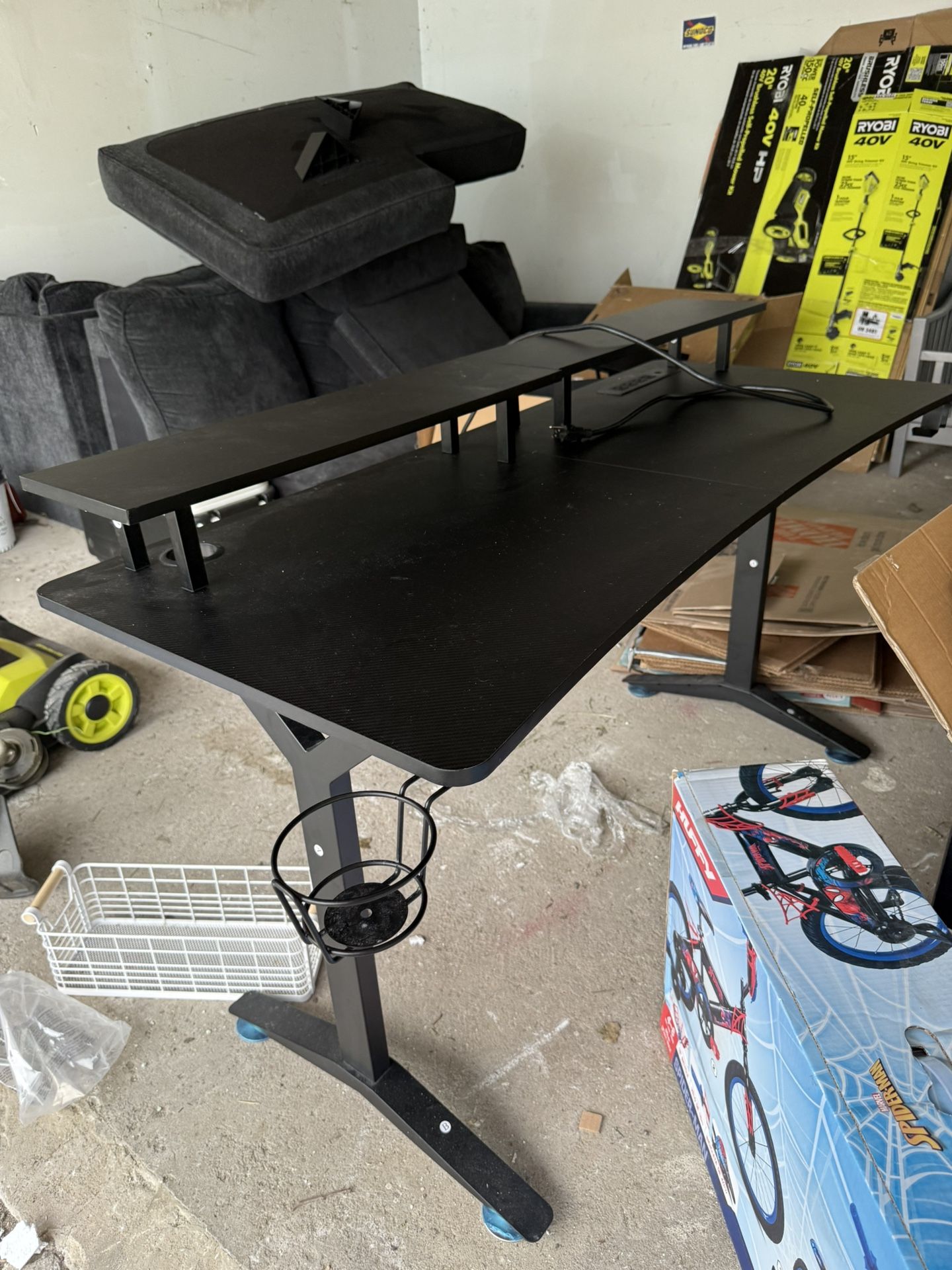 55 In Gaming Desk