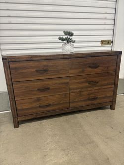 Dresser