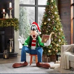 DISNEY 4FT ANIMATED HOLIDAY GOOFY ANIMATRONIC NEW IN BOX