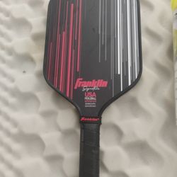 Franklin Signature Max Grit  pickleball Paddle w/ sleeve of 3; X-40 performance balls plus aasics tote bag