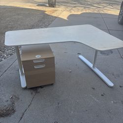 Office Desks With Wooden Cabinet Drawers 