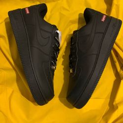 Supreme X Airforce 1s Black Size 10