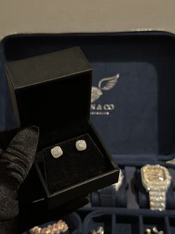 10k Natural diamond Earrings