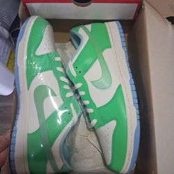 SIZE 11.5 GREEN SHOCKS NIKE DUNK