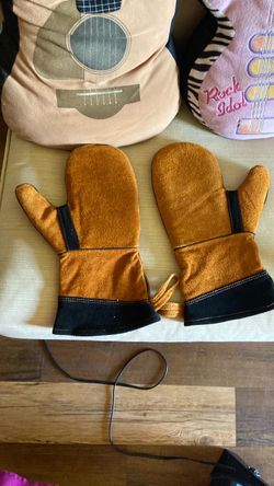 Leather grill mitts