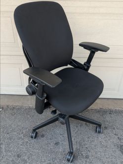 Steelcase Leap V2 Ergonomic Office Desk Task Chair