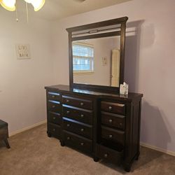 Long Dresser