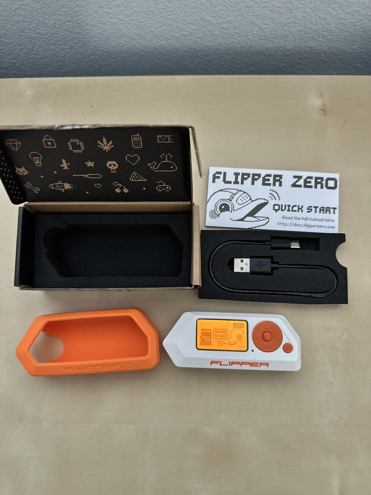 Flipper Zero + Silicone Case