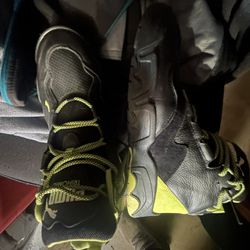 Men’s 12. Shoe (Pumas. 