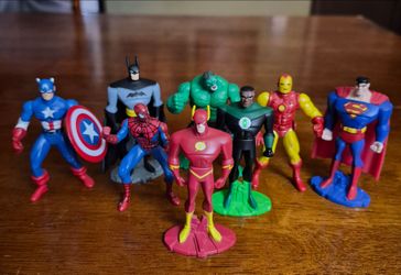 DC MARVEL COMIC 8 figure lot die-cast collectible toys