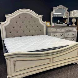 Realyn Chipped White Bedroom Set Queen & King 