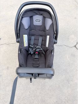 Evenflo car seat and detachable base