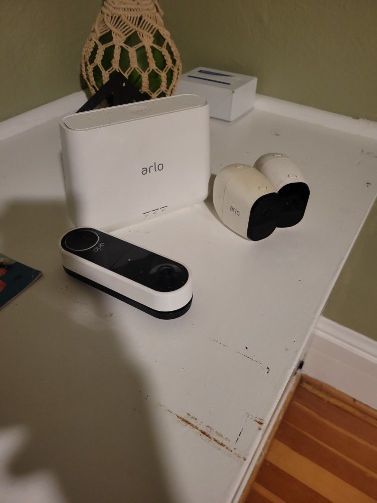 Arlo Wireless Security Cameras