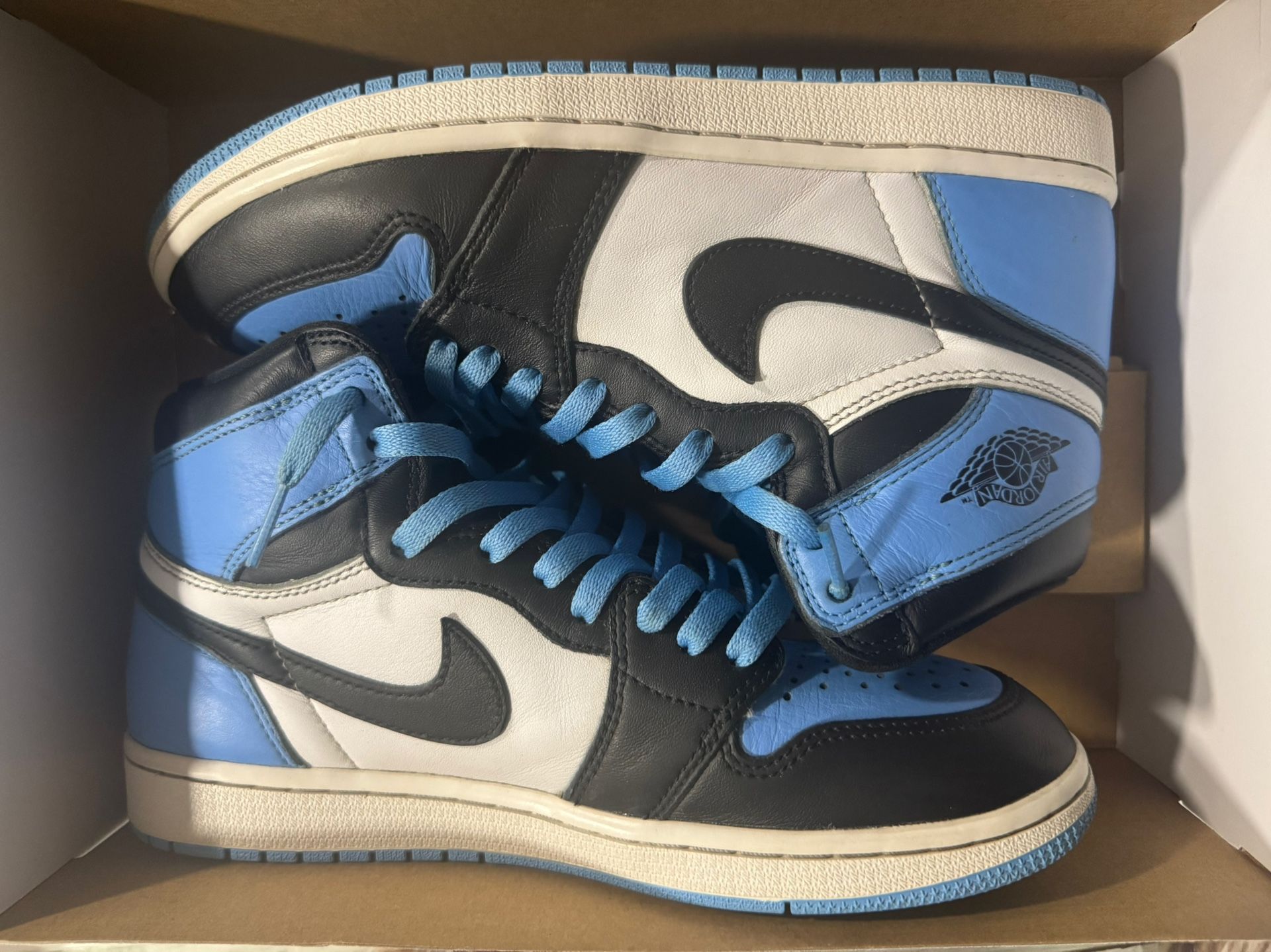 JORDAN 1 UNC TOE