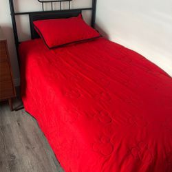 Two Twin Beds With Mattress 