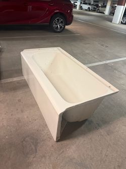 Bath tub