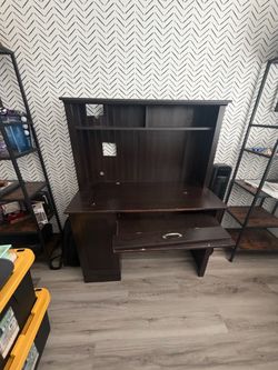 Computer desk