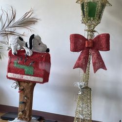Snoopy Dog Mail Box Happy Holidays Or Bow With Lamp 