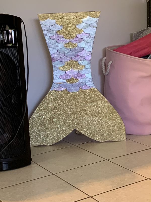 Pure wood mermaid chair for toddler /great for a party for Sale in Fort