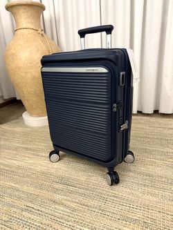 Samsonite Paralux Carry on  Spinner Suitcase