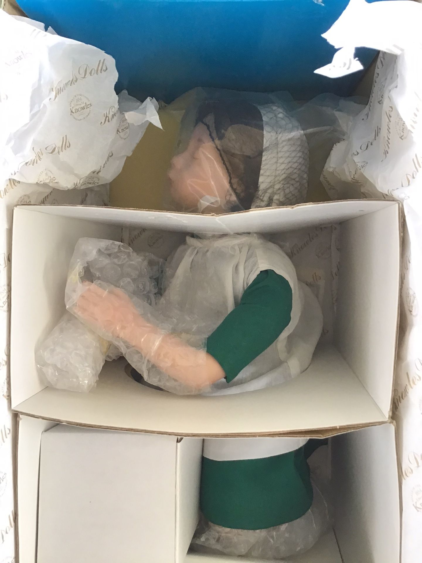 KNOWLES AMISH BLESSING PORCELAIN DOLL  $15.00 . WE ARE PET AND SMOKE FREE HOME,