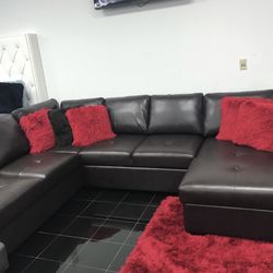 Brown Leather Sectional With Storage And Sleeper ** Brandon Mall ** Same Day Delivery!