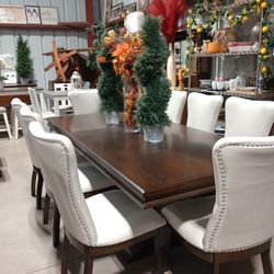 Elegant Dining Room Table Set 