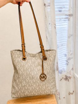 Michael Kors Vanilla Signature Tote Bag