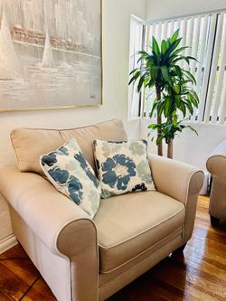 Acent Chair