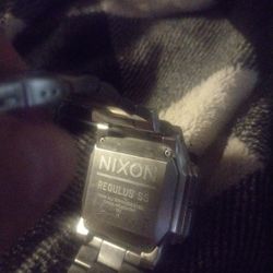 Nixon  Regulus Ss